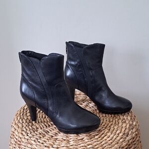 Clarks Indigo Womens Black Leather Dress‎ Ankle Booties 3.5" Heels Zip Up S-8